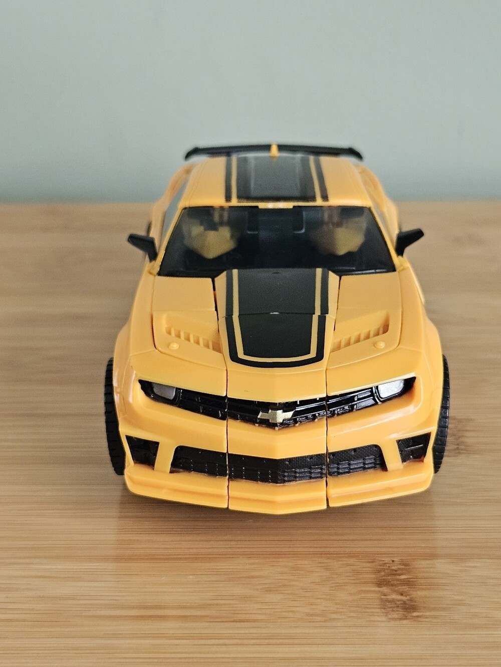 TRANSFORMERS BUMBLEBEE 2007 MOVIE DELUXE CLASS (NLG057285)